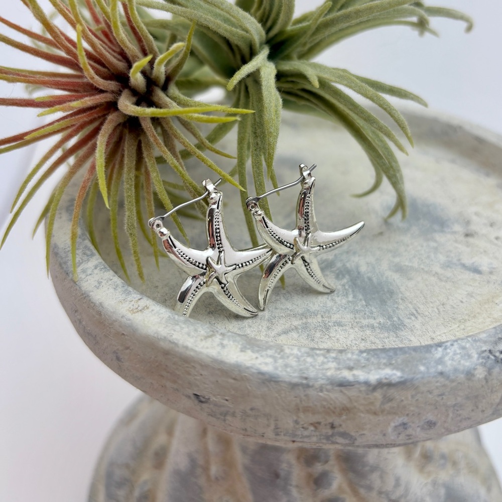 Beautiful Silver Textured Starfish / Sea Star Earrings